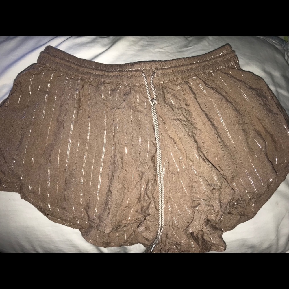 urban outfitters brown flowy shorts